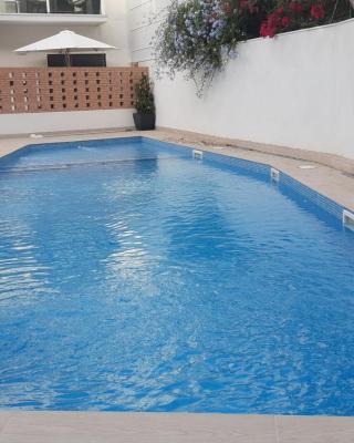 Nuevo con Piscina en el centro y cerca de la playa