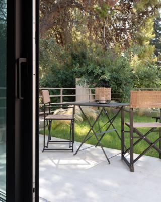 Osiris - cozy sea walk lodge with private garden
