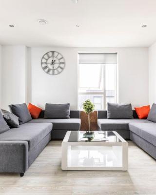Stylish & Comfortable Top-Floor Flat in Harrow