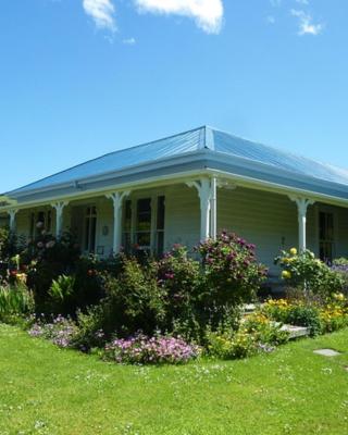Halfmoon Cottage