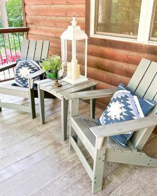 Centrally Located Lux Cabin with Hot Tub, Fire Pit, EV Outlet