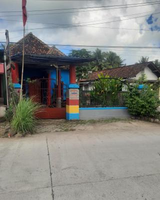 Red Beach Homestay