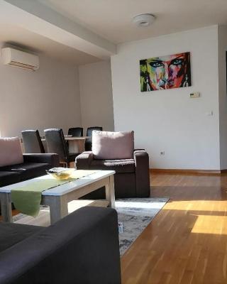 Big Apartment with private parking - EXTRA VIEW
