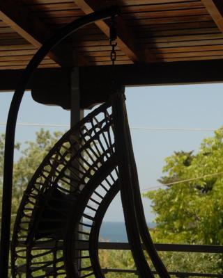 Nasis Home & Apartments