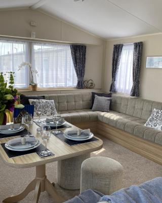 Comfy Cosy Caravan_Romney Sands