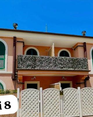 Conero Casa T8- Marcelli di Numana in Piazzale Tremiti 8 con Parcheggio Esclusivo Giardino e Barbecue