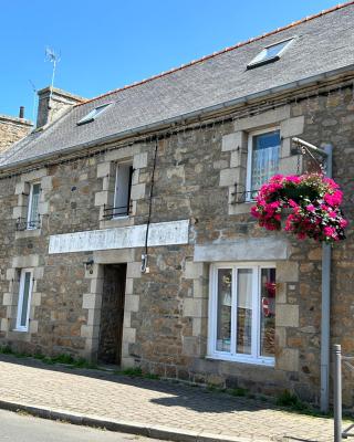 GITE INDEPENDANT en duplex proche mer COTE DE GRANIT ROSE