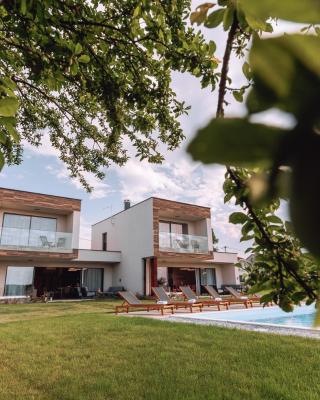 Iris Croatica J - deluxe apartment with shared pool, awarded BEST APARTMENT IN CROATIA 2024