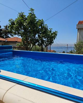 Apartments with swimming pool 9x4m