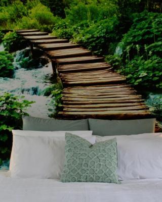 Hideaway Falls - Evergreen Cottage