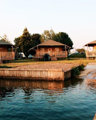 Luxury Lake Lodge