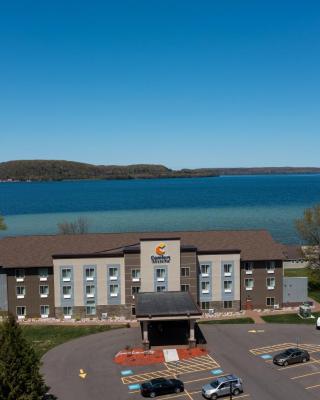 Comfort Inn & Suites Munising-Lakefront