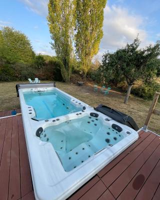 Country House "La Parenthèse verte "50mn to Paris with pool and hot tub