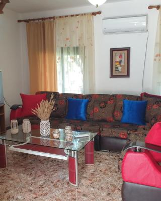 Eni's Villa, 5km From Shengjini Beach