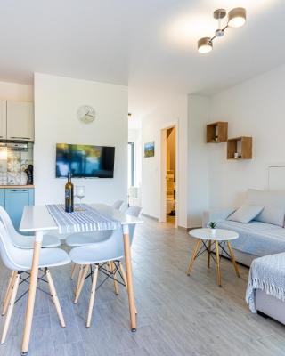 New 4 star apartment M&A in town Cres
