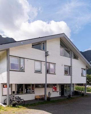 Reine Basecamp - Apartments & Rooms