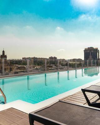 Hotel Giralda Center
