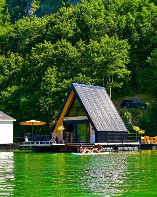 Green River Lake house