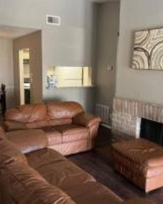 Lovely 2 bedroom with 2 baths &modern amenities
