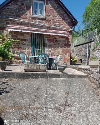 Gîte à Noailhac ferme au calme bourg & église XII