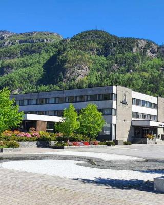 Bremanger Fjord Hotell