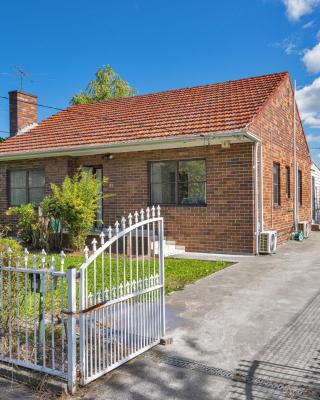 Belmore Brand new renovated 3Br house AC & Parking