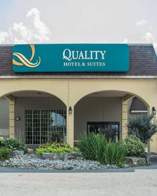 Quality Hotel & Suites Woodstock