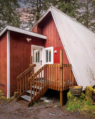 THE SHORELINE CABIN