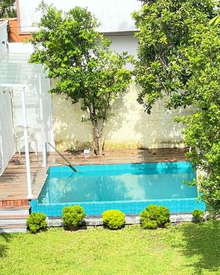 Villa with a private pool and Garden-Ivory Villa Not for Local