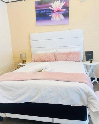Affordable Guest Room @260Main