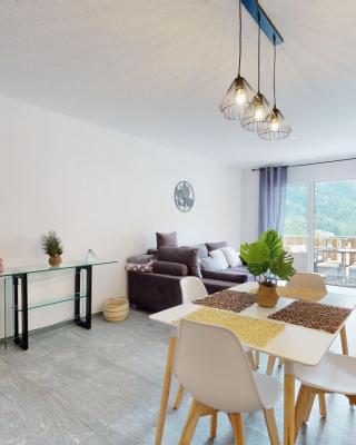 Apartment with sauna and mountain view