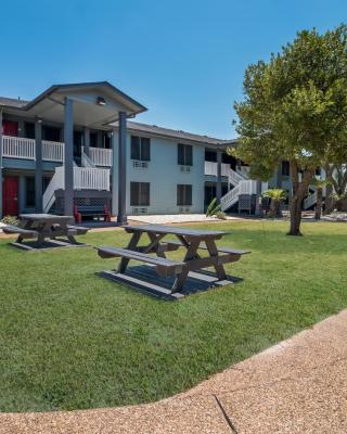 Econo Lodge Inn & Suites Fulton - Rockport