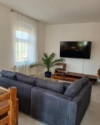 NEU! Ferienwohnung in Mücheln mit Balkon