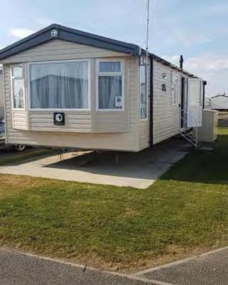 MV18 Park Holidays, St Osyth Beach no smoking self catering holiday