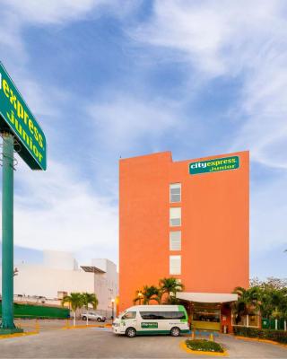 City Express Junior by Marriott Ciudad del Carmen