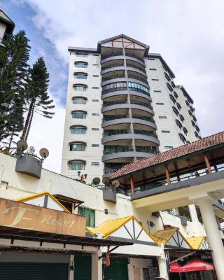 BIG BIG apartment @ Equatorial Hill Resort