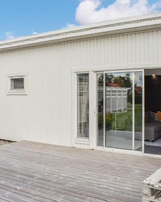 Lovely Home In Tomelilla With Kitchen