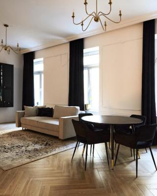 Komfortowy apartament z parkingiem, 70m2, Śródmieście -klimatyzacja, dostęp na kod-Polonia Resident