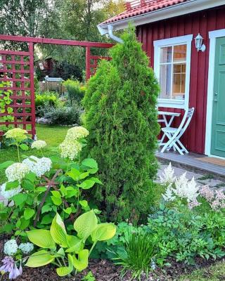 Cabin located in a traditionally Swedish setting!