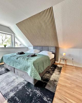 Großes City-Ferienhaus mit Terrasse, Grill und Parkplatz F19
