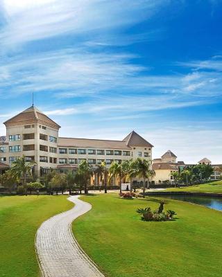 Hilton Pyramids Golf