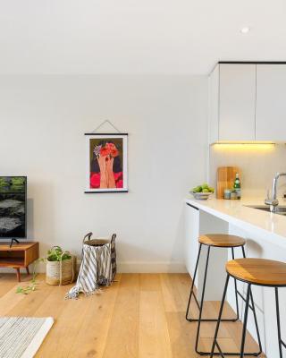 Urban Retreat in Surry Hills l 2 Bedroom Property with Parking