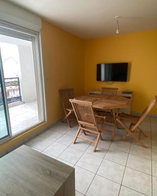Appartement F2 centre-ville Saint-André