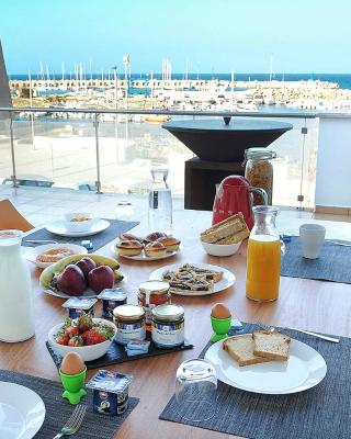 THE VIEW B&B, terrace & more