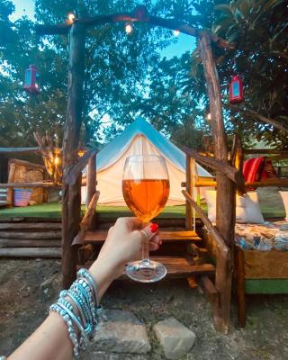 Yurta con uso piscina e vista meravigliosa