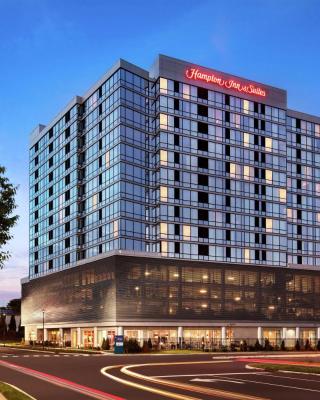 Hampton Inn & Suites Teaneck/Glenpointe