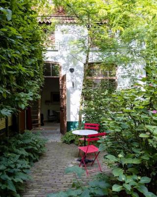 Carriage House in quiet ecological garden