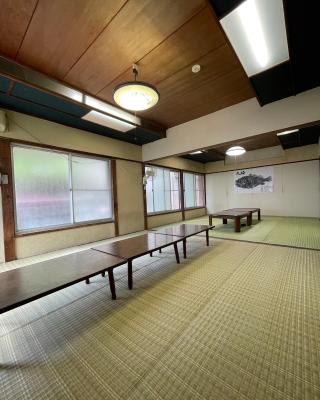 素泊まり民宿とみや