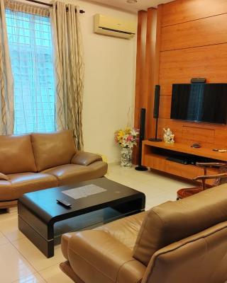 Nice semi D house at Tangkak