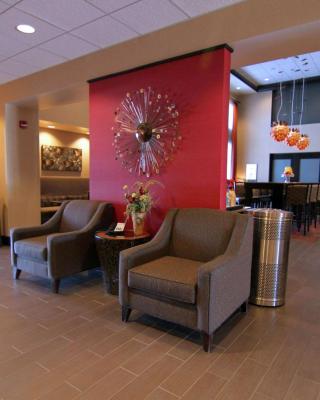 Hampton Inn & Suites Grand Forks